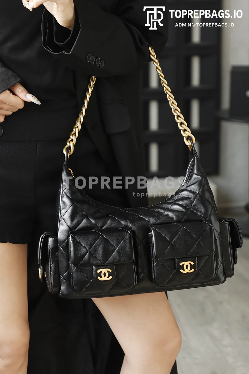 i1769755173954_2363_0_3 Chanel 25 Hobo in Black