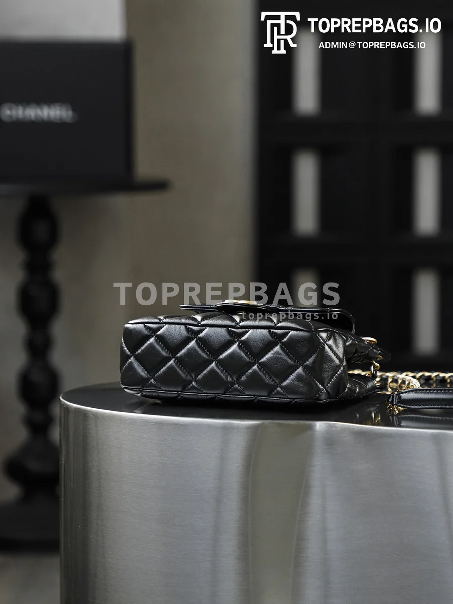 i1770544100968_8799_0_4 Chanel 25 Hobo Small in Black