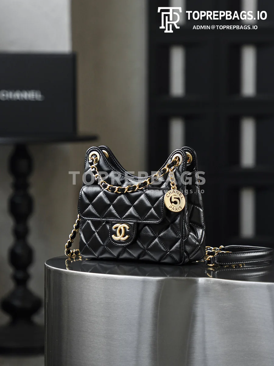 i1770544101628_3724_0_1 Chanel 25 Hobo Small in Black