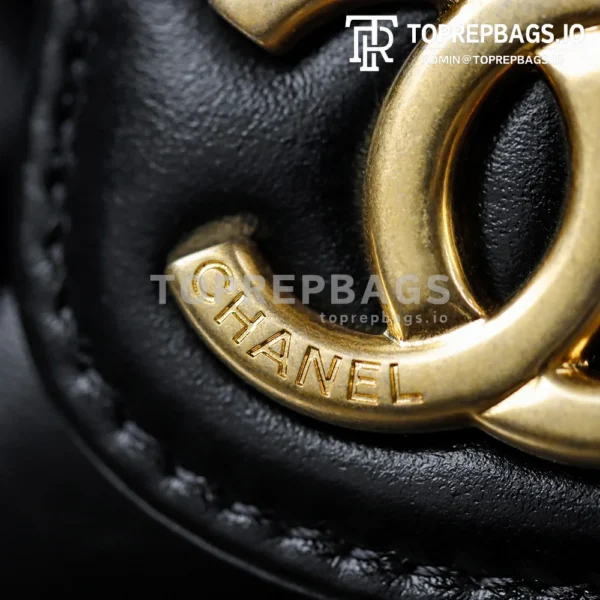 i1770550992821_1043_0_4 Chanel 25 Hobo Small in Black
