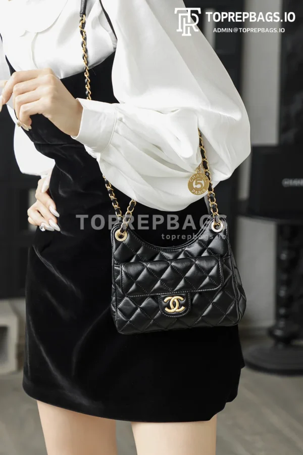 i1770551057433_2289_0_7 Chanel 25 Hobo Small in Black
