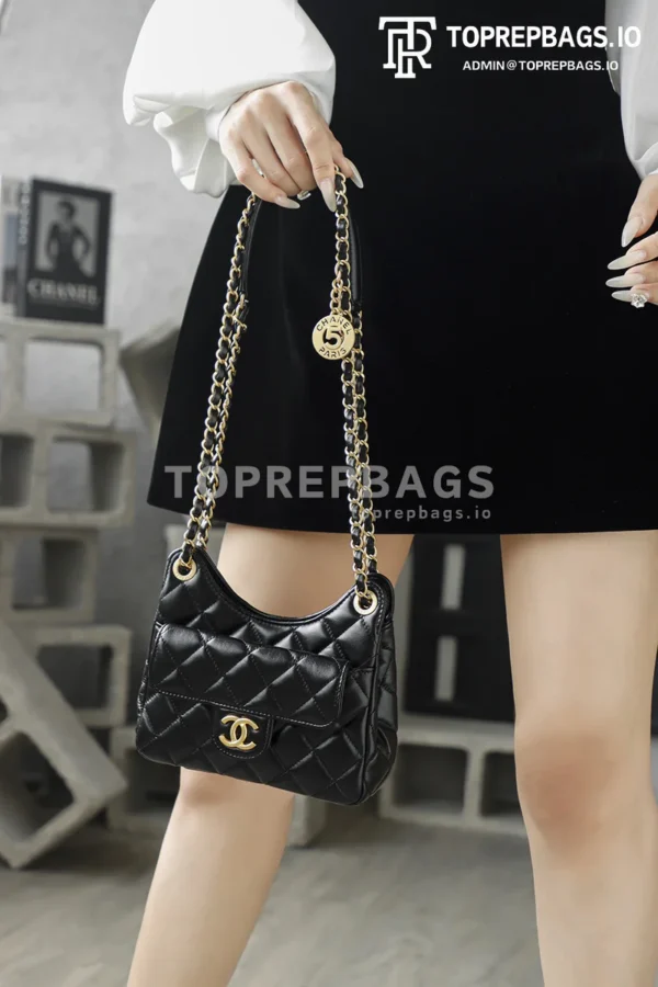 i1770551057673_3685_0_5 Chanel 25 Hobo Small in Black