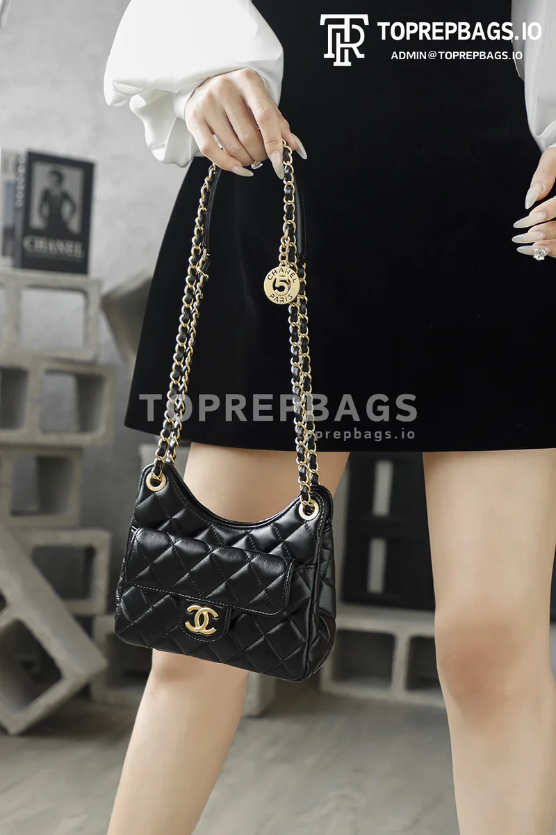 i1770551057673_3685_0_5 Chanel 25 Hobo Small in Black