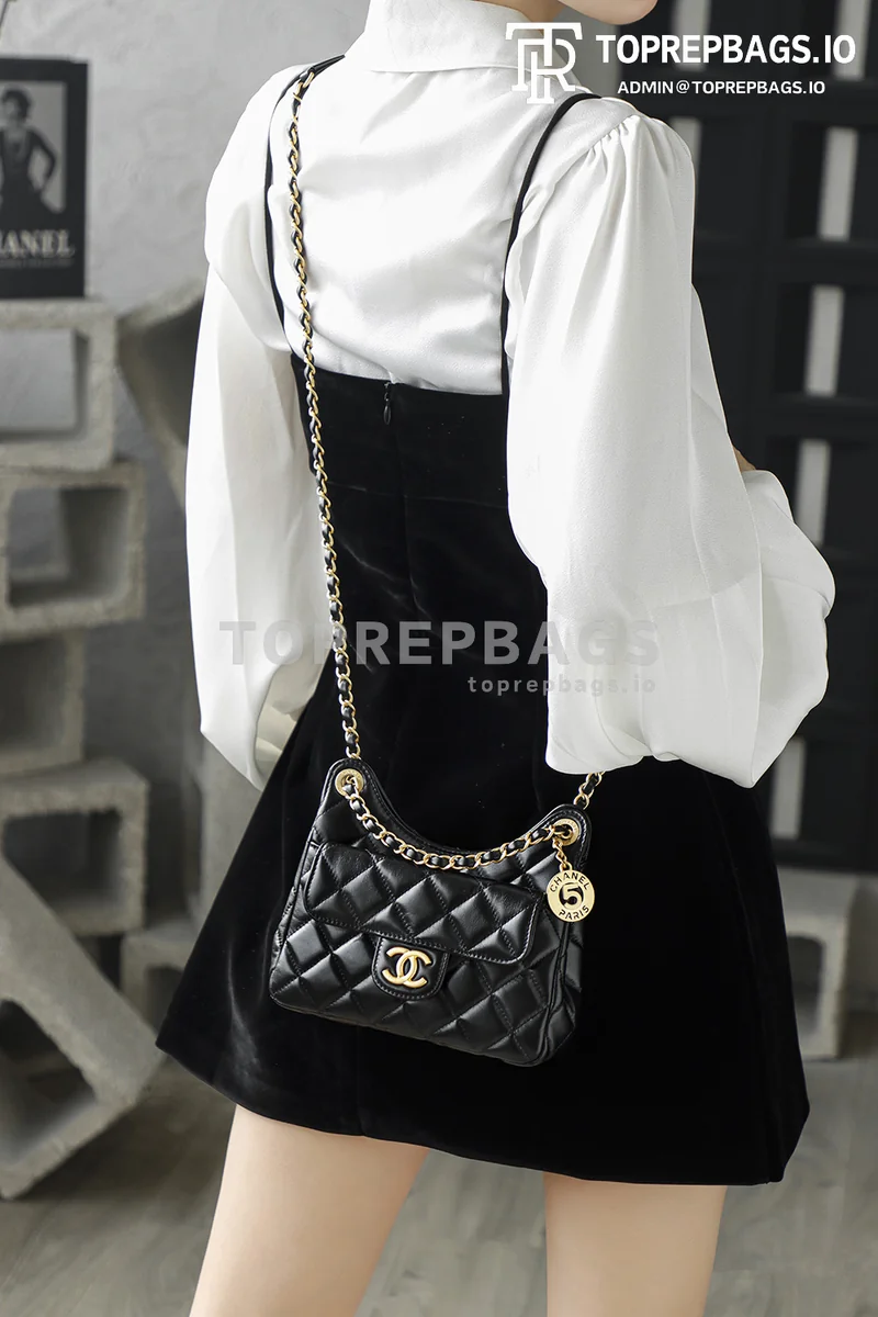 i1770551057676_1487_0_3 Chanel 25 Hobo Small in Black