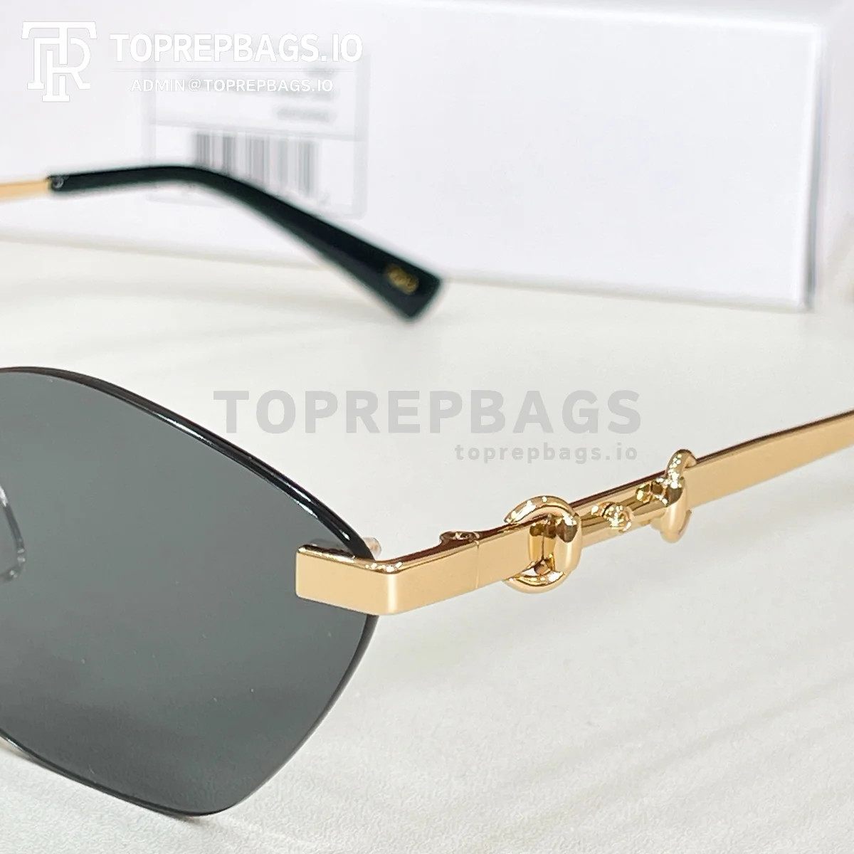 i1773901496266_4873_0_4 Gucci GG2050S Sunglasses in Black