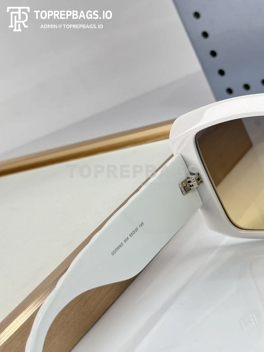 i1774084016096_2192_0_6 Gucci Sunglasses in White