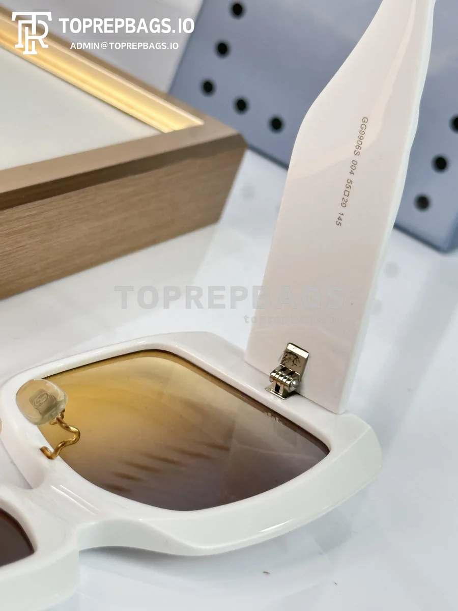 i1774084017319_1693_0_3 Gucci Sunglasses in White