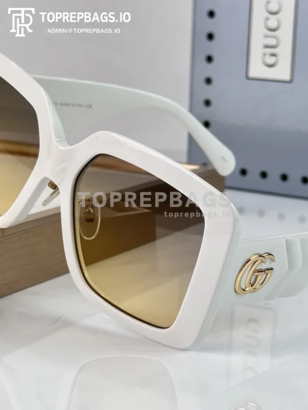 i1774084017366_9466_0_2 Gucci Sunglasses in White