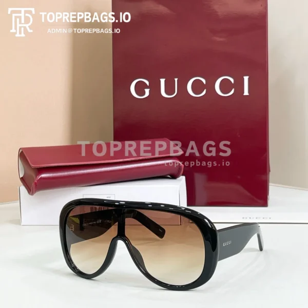 i1774944974756_782_0_0 Gucci GG2164S Sunglasses in Black