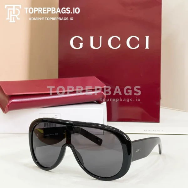 i1774944975068_4463_0_3 Gucci GG2164S Sunglasses in Black