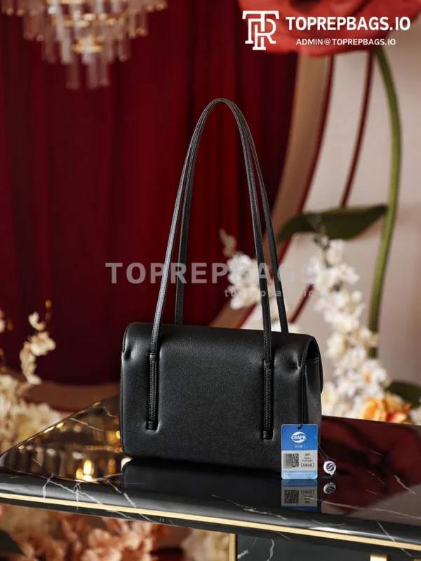 i1775111529544_9016_0_4 Chanel Preppy Coco in Black