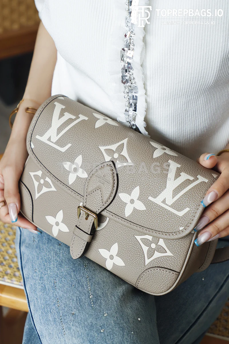 i1775627786960_2066_0_2 Louis Vuitton Diane in Taupe