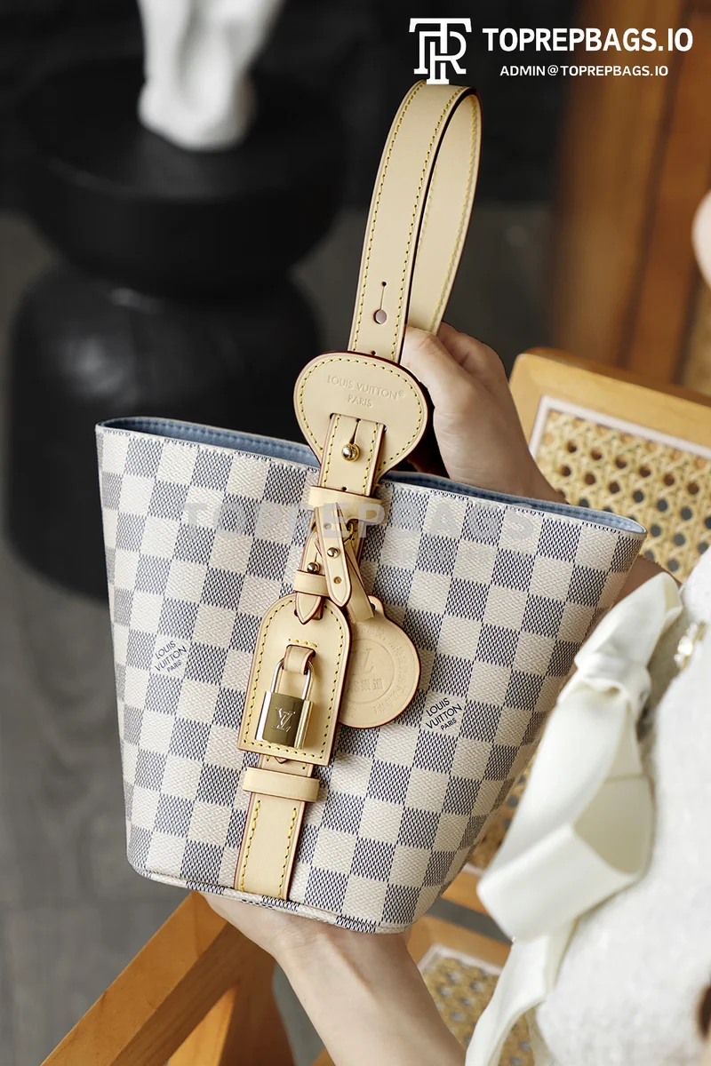i1775814901476_2140_0_3 Louis Vuitton All In BB in White