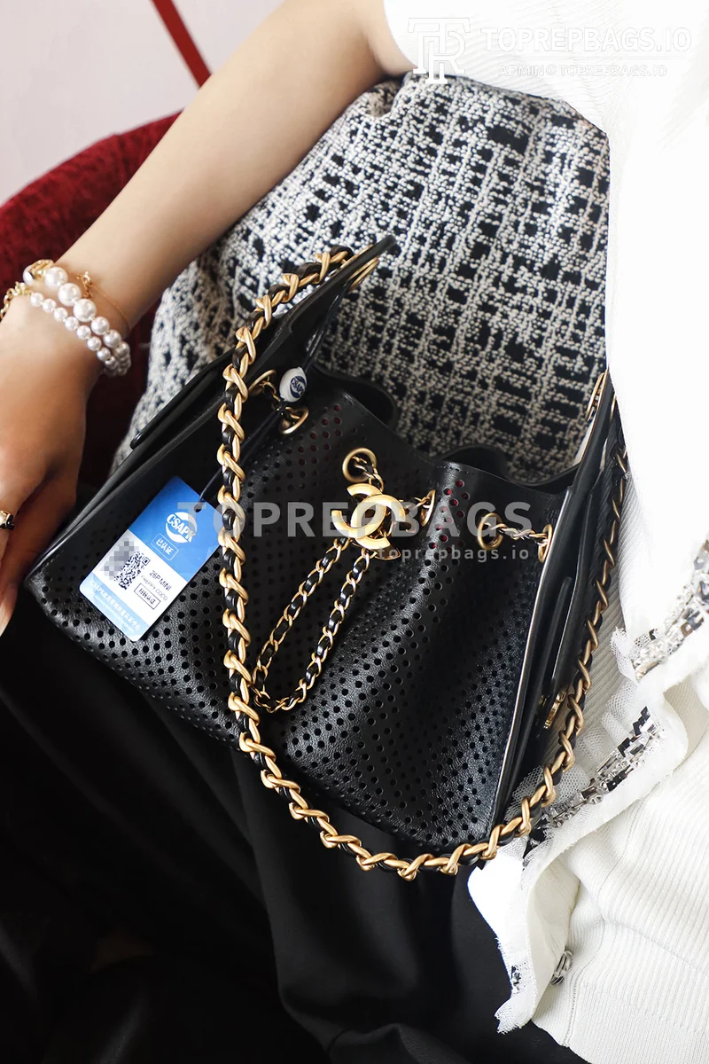 i1776144072221_1795_0_6 Chanel 25 Bag Mini in Black