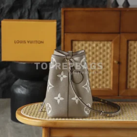 Louis Vuitton NeoNoe Bucket in Taupe