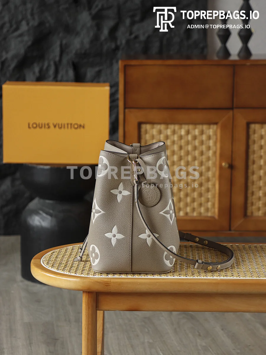 i1776158535461_1221_0_3 Louis Vuitton NeoNoe Bucket in Taupe