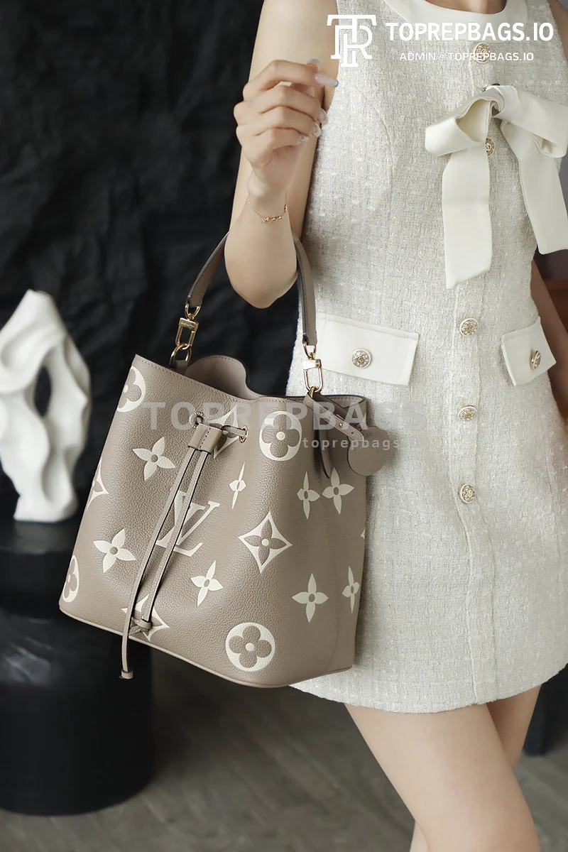 i1776159817263_8146_0_9 Louis Vuitton NeoNoe Bucket in Taupe