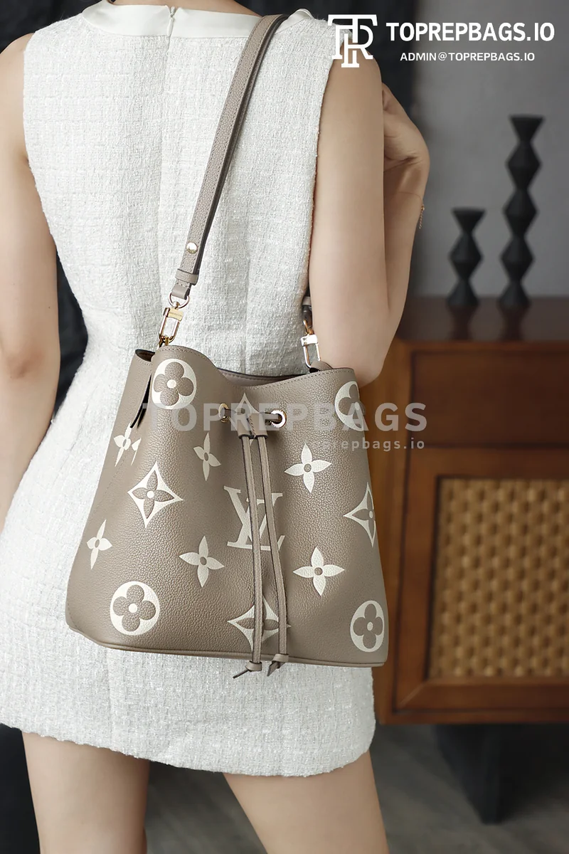 i1776159818471_4831_0_4 Louis Vuitton NeoNoe Bucket in Taupe