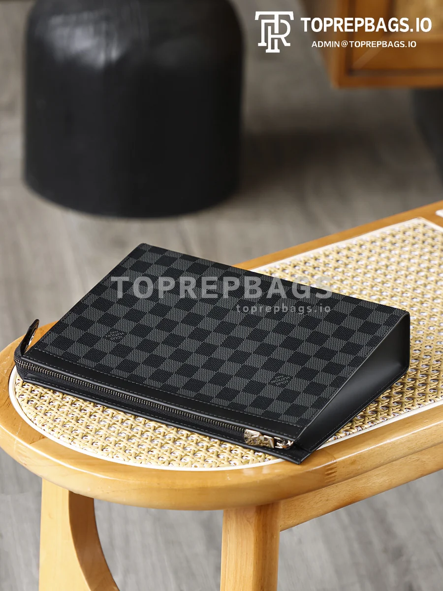 i1776829440194_6202_0_7 Louis Vuitton Pochette Voyage in Black