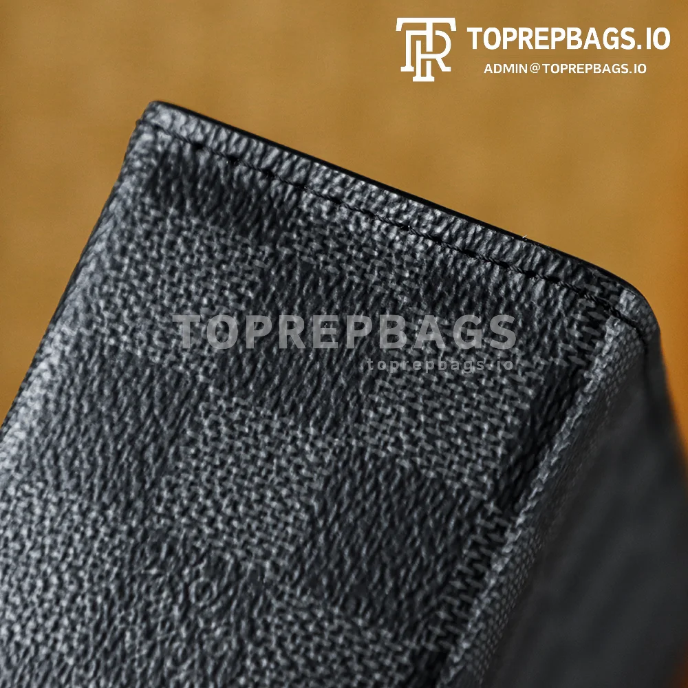 i1776829527213_7014_0_5 Louis Vuitton Pochette Voyage in Black