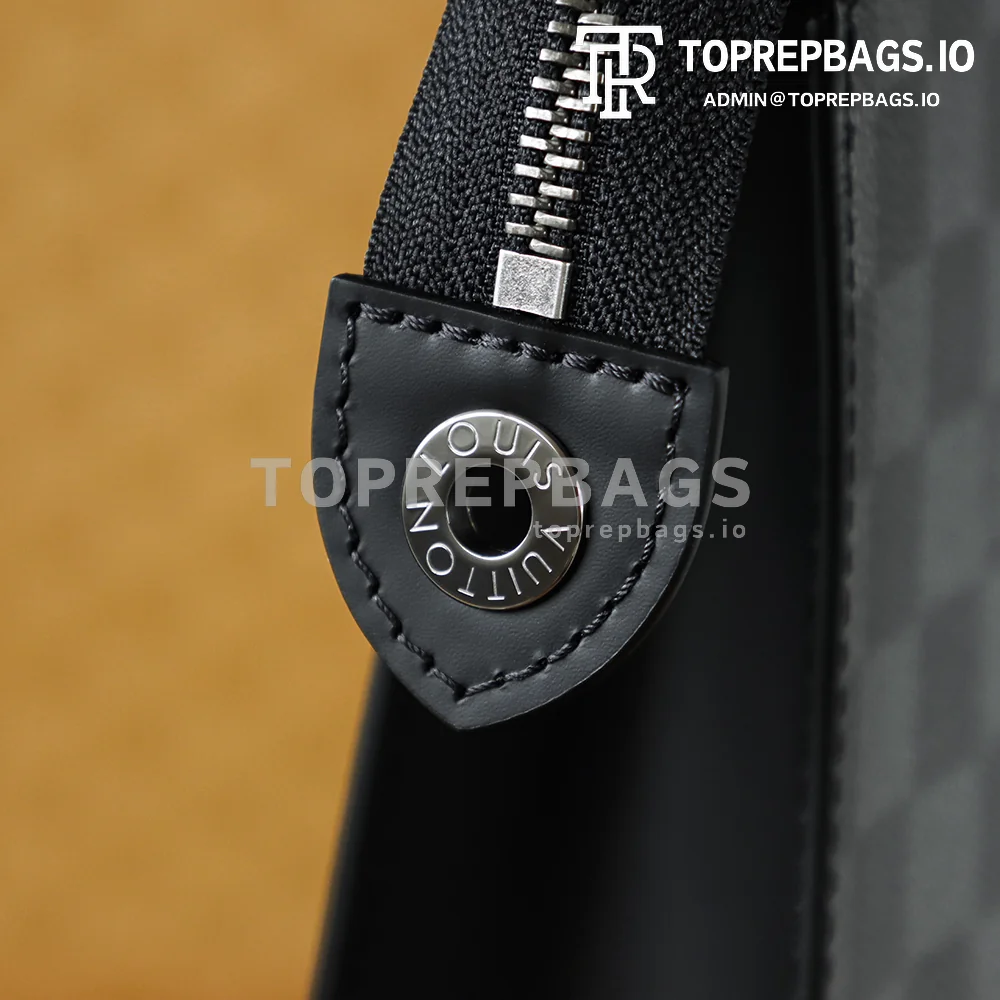 i1776829527728_1049_0_1 Louis Vuitton Pochette Voyage in Black