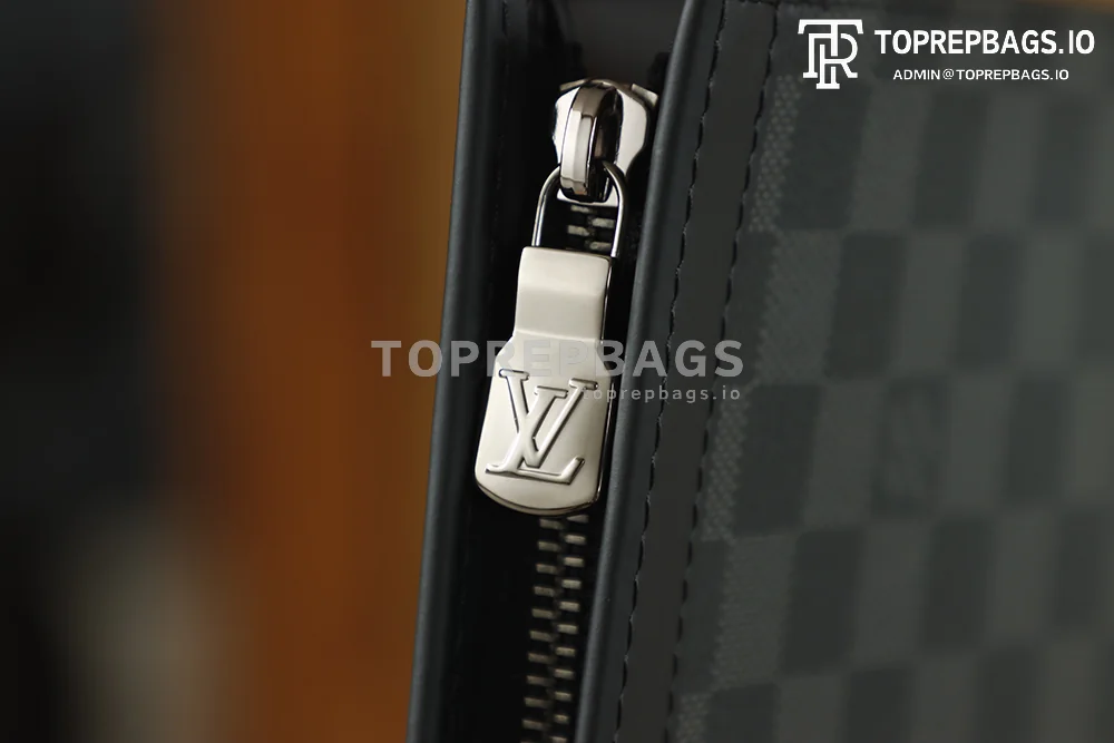 i1776829528078_6425_0_3 Louis Vuitton Pochette Voyage in Black