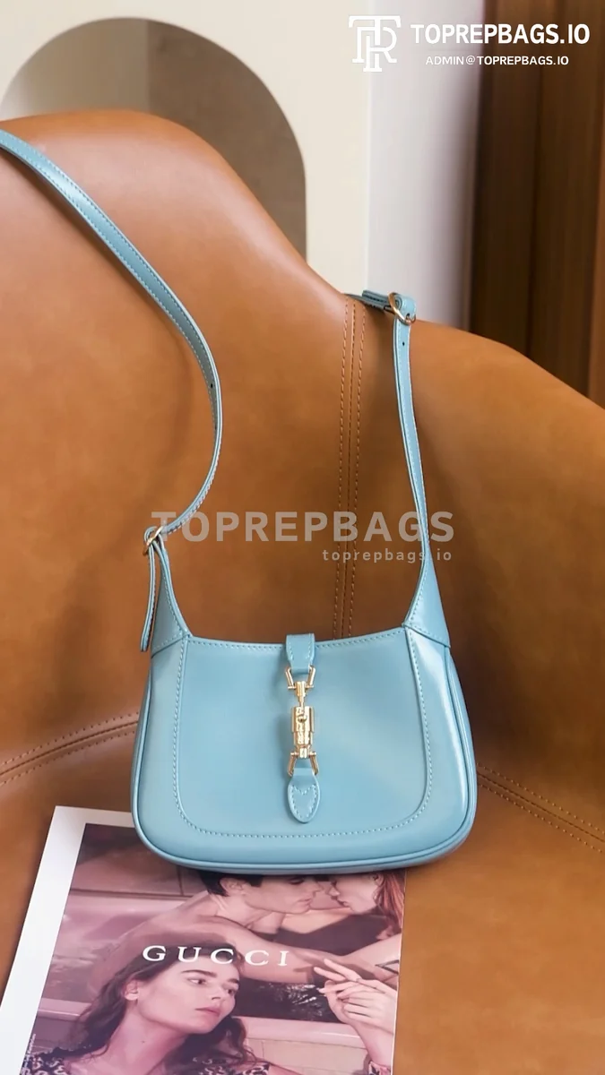 o1625473257_6935 Gucci Jackie 1961 Mini in Blue