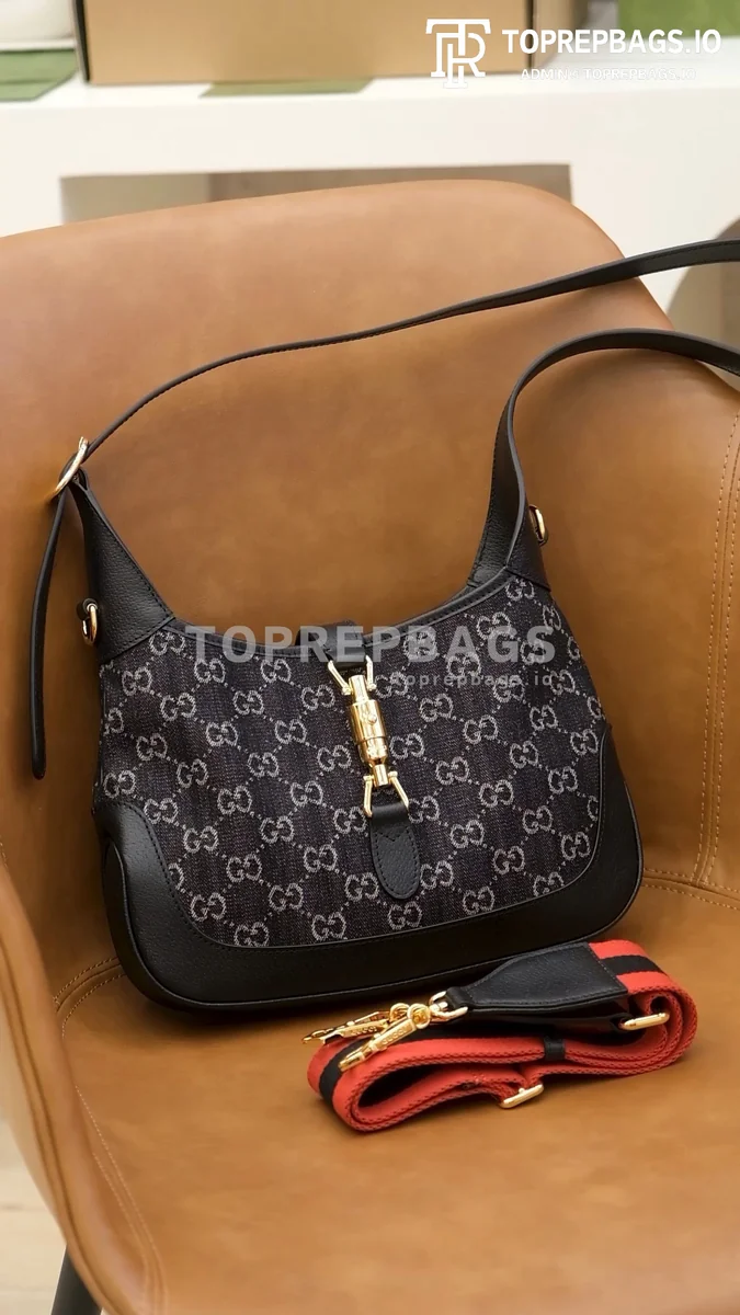 o1649496681_305 Gucci Jackie 1961 in Black