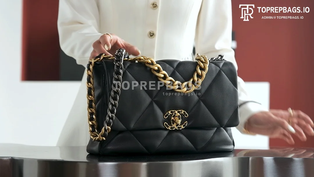o1679383473_25 Chanel 19 Bag Medium in Black