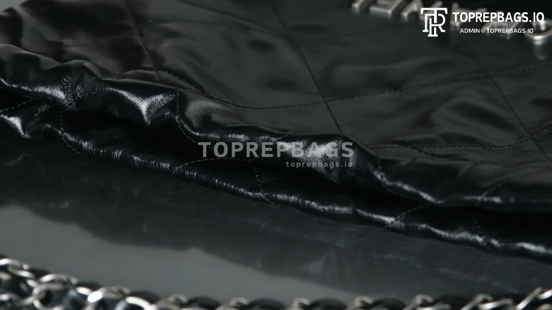 o1683978807_3087 Chanel 22 Bag Small in Black