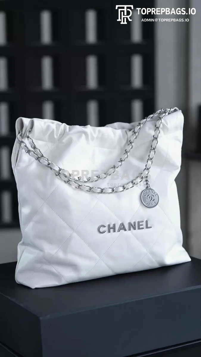 o1748001131699_3738_0_0 Chanel 22 Bag Medium in White