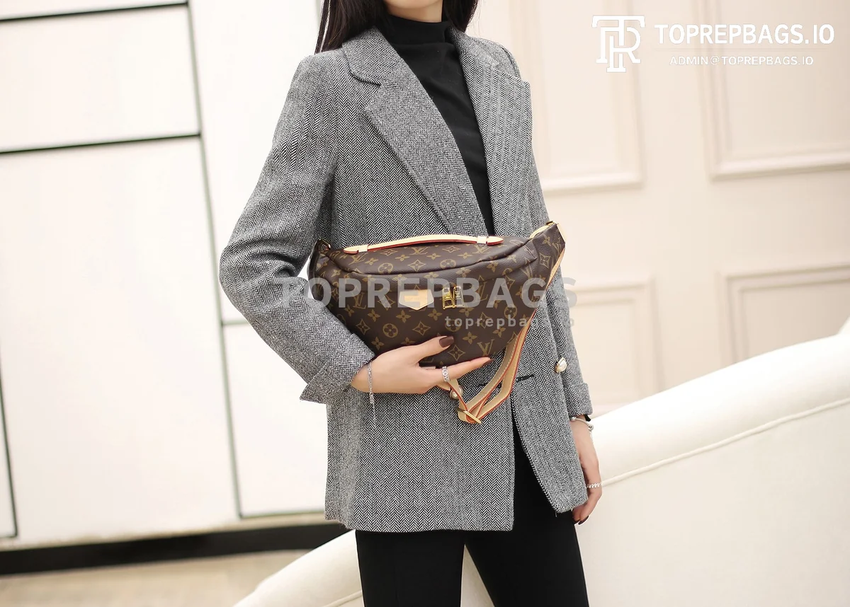 a1611138148404_8241 Louis Vuitton Bumbag in Brown