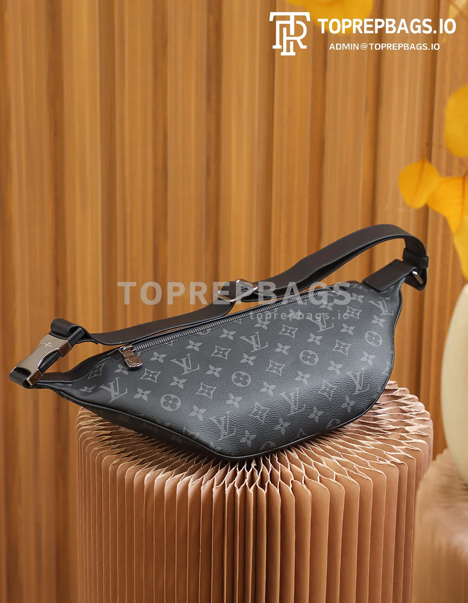 a1636702965259_2445 Louis Vuitton Discovery in Black