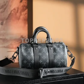 Louis Vuitton Keepall in Black