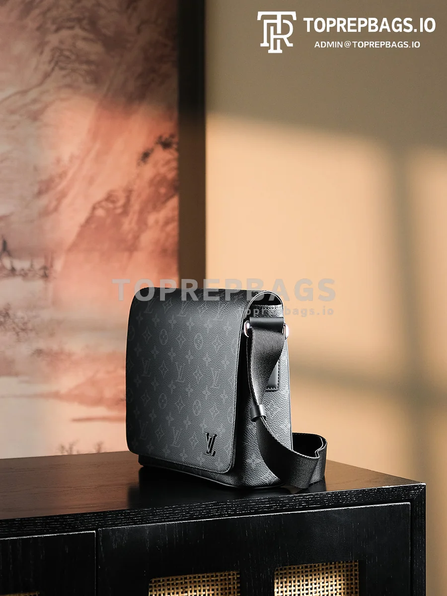 a1732614395790_7858 Louis Vuitton District Messenger in Black