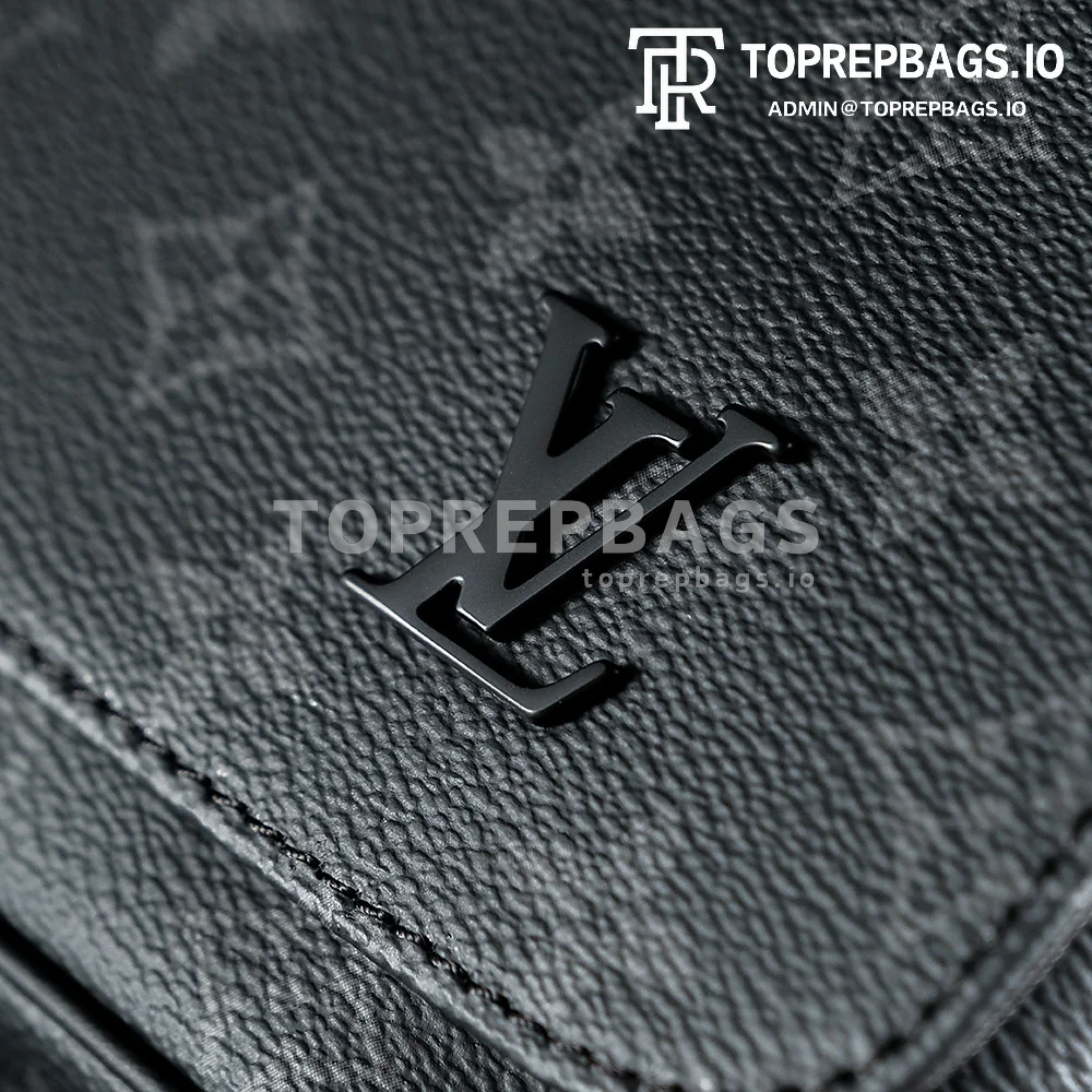 a1732614489457_1805 Louis Vuitton District Messenger in Black