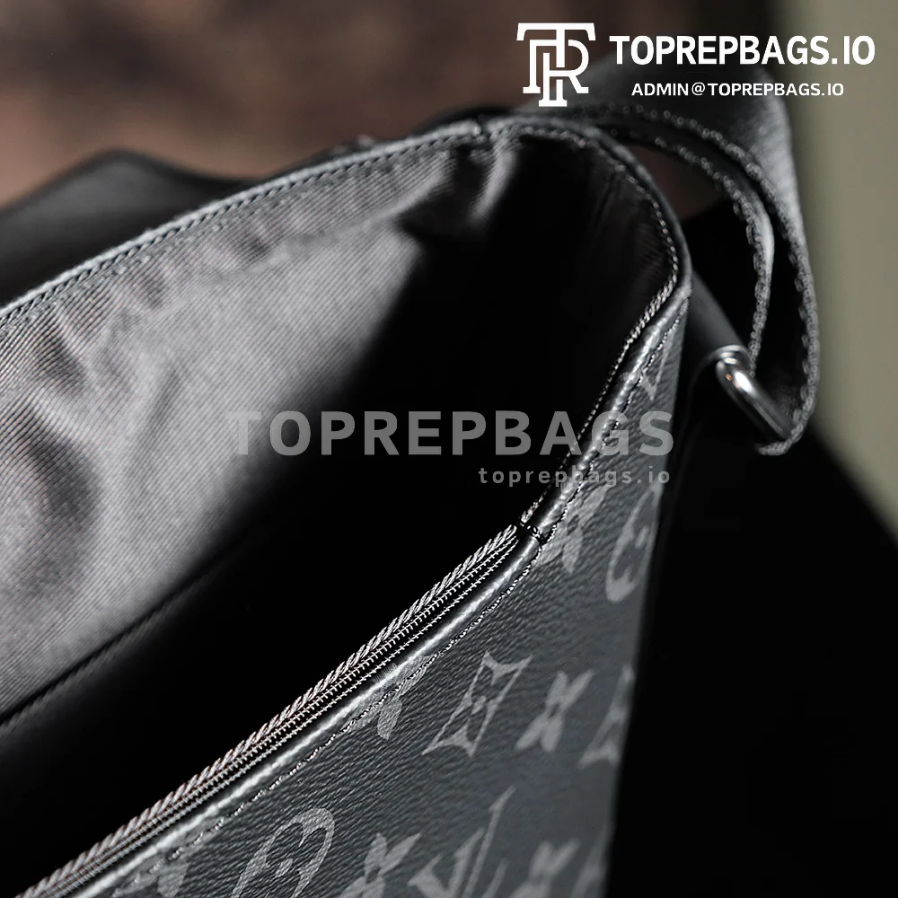 a1732614492706_5025 Louis Vuitton District Messenger in Black