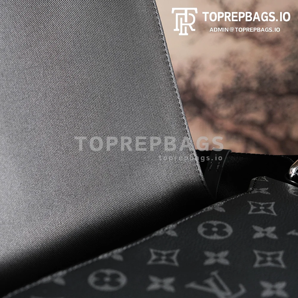 a1732614492723_2828 Louis Vuitton District Messenger in Black