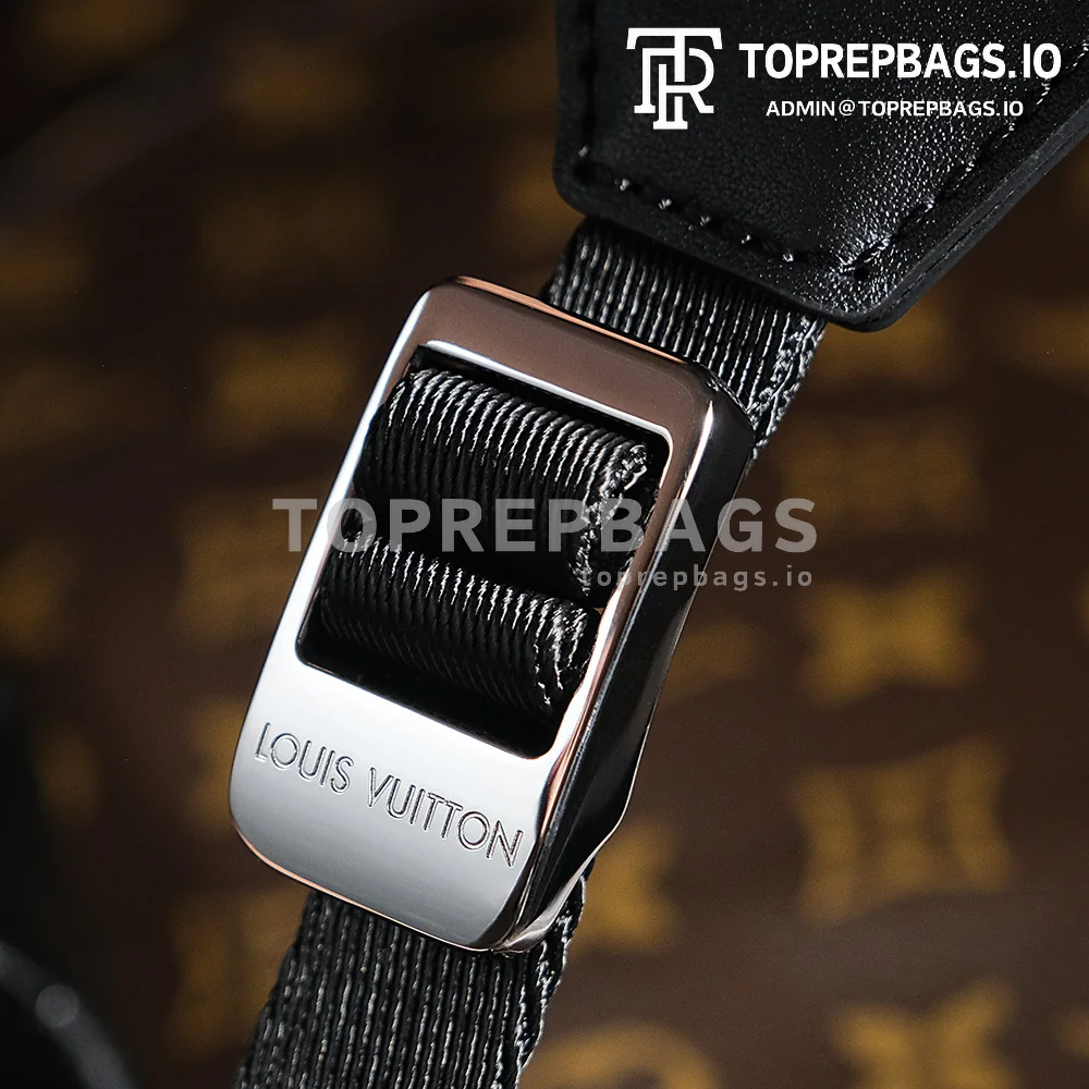 a1742894966523_2082 Louis Vuitton Christopher in Brown