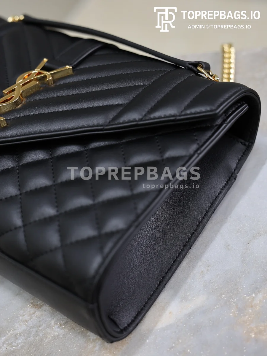 cmp_i1746261810314_4382_0_6 YSL Envelope Medium in Black