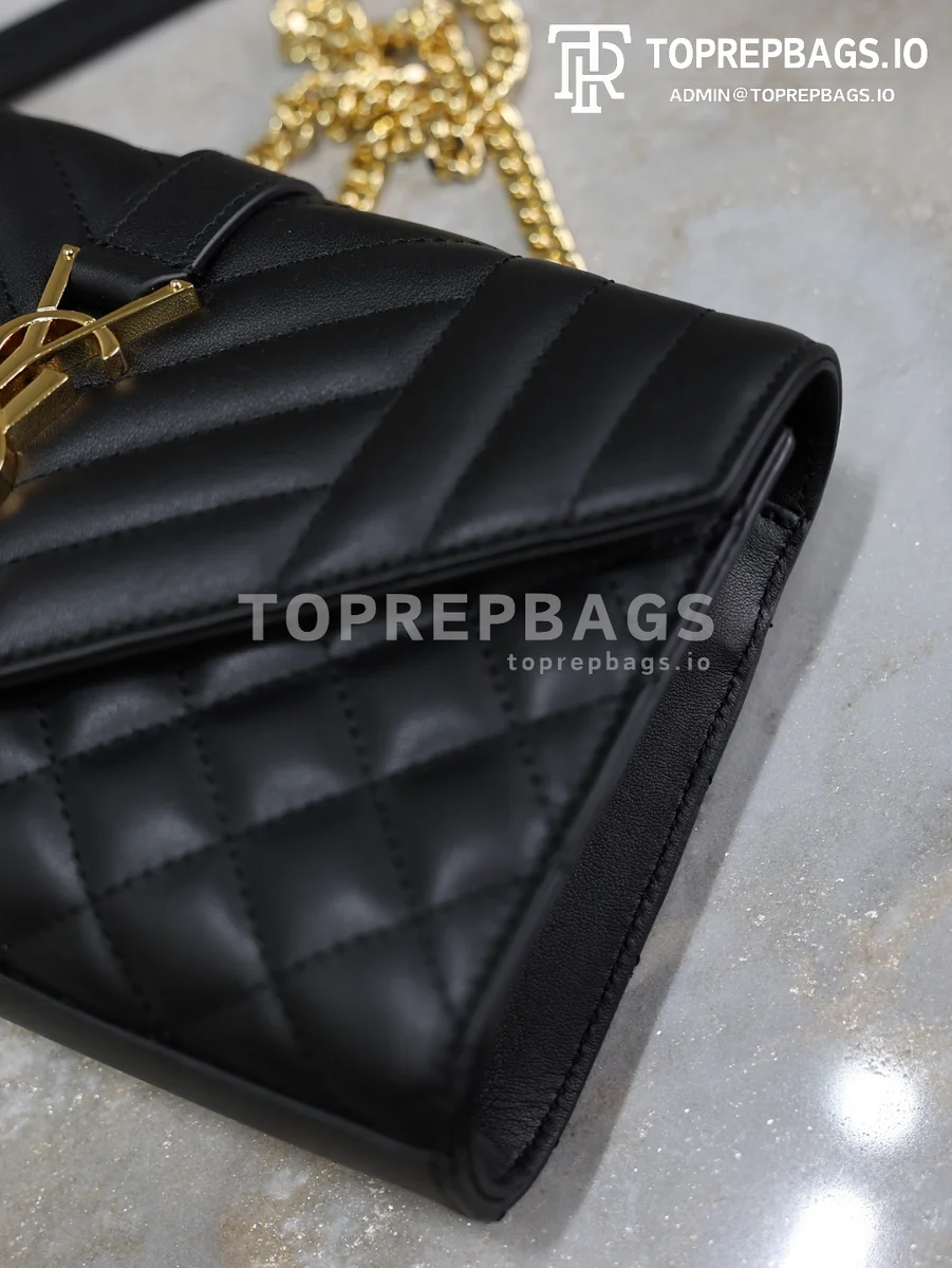 cmp_i1746262097589_2706_0_3 YSL Envelope Small in Black