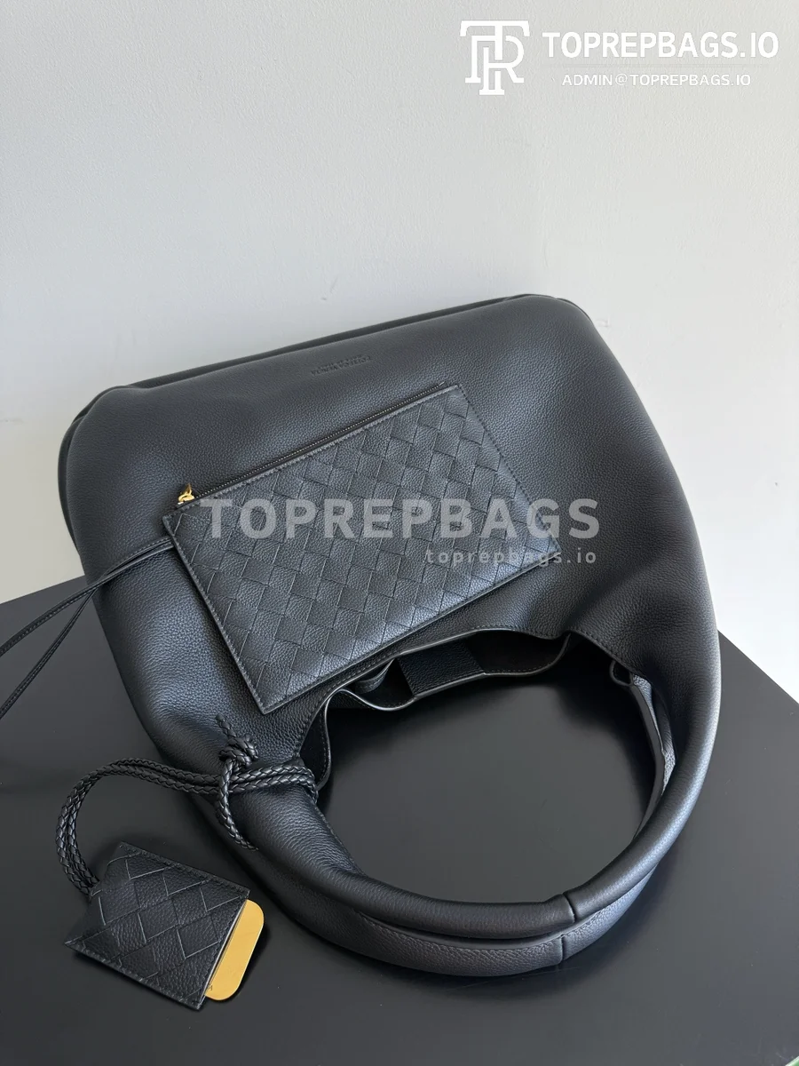 cmp_i1756718566003_2676_0_5 Bottega Veneta Campana in Grey