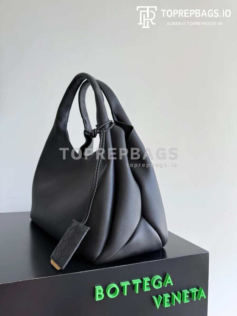 cmp_i1756718568712_4995_0_2 Bottega Veneta Campana in Grey