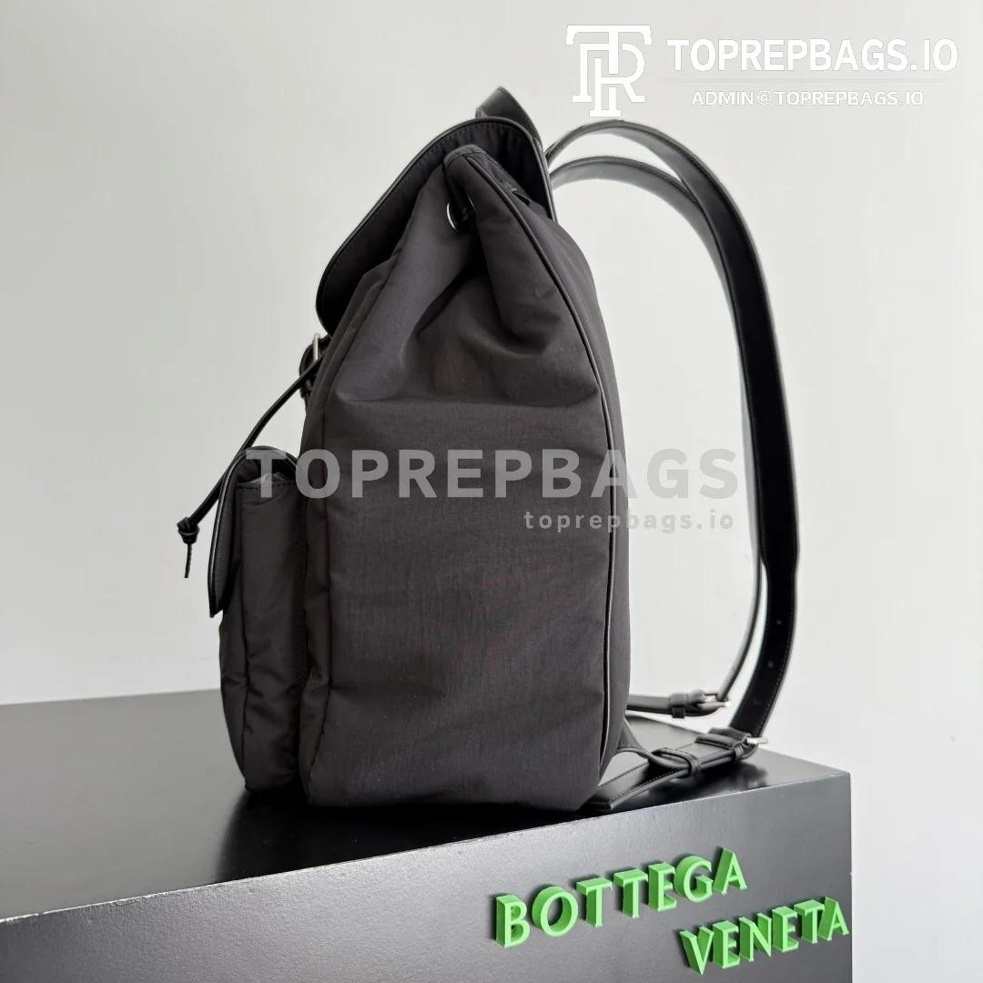 Bottega Veneta Crossroad in Black