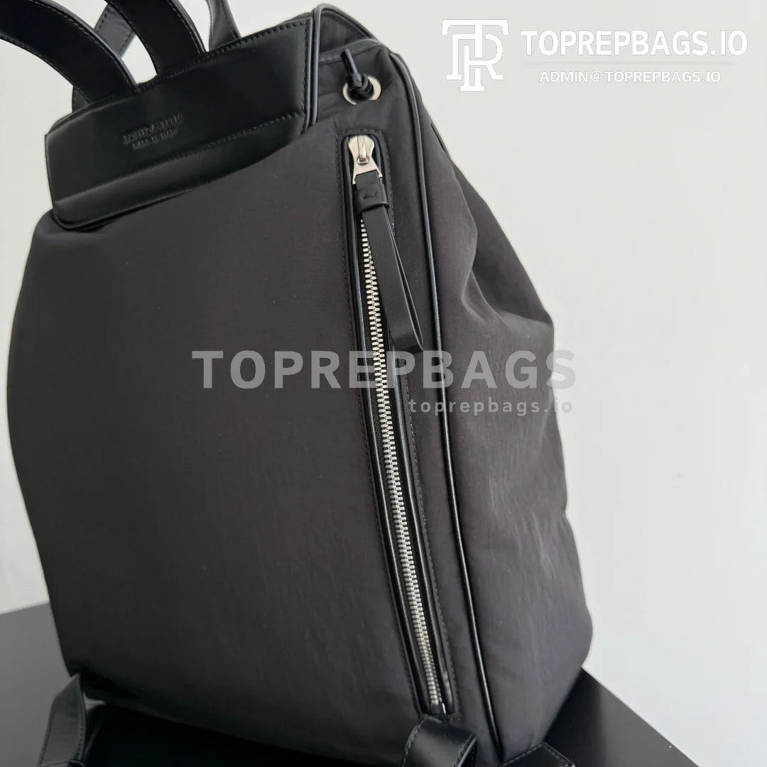 cmp_i1760871871395_6689_0_4 Bottega Veneta Crossroad in Black