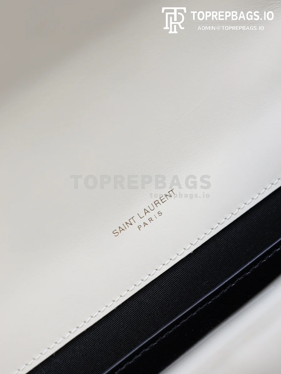 cmp_i1761556678812_3070_0_7 YSL Envelope Medium in White