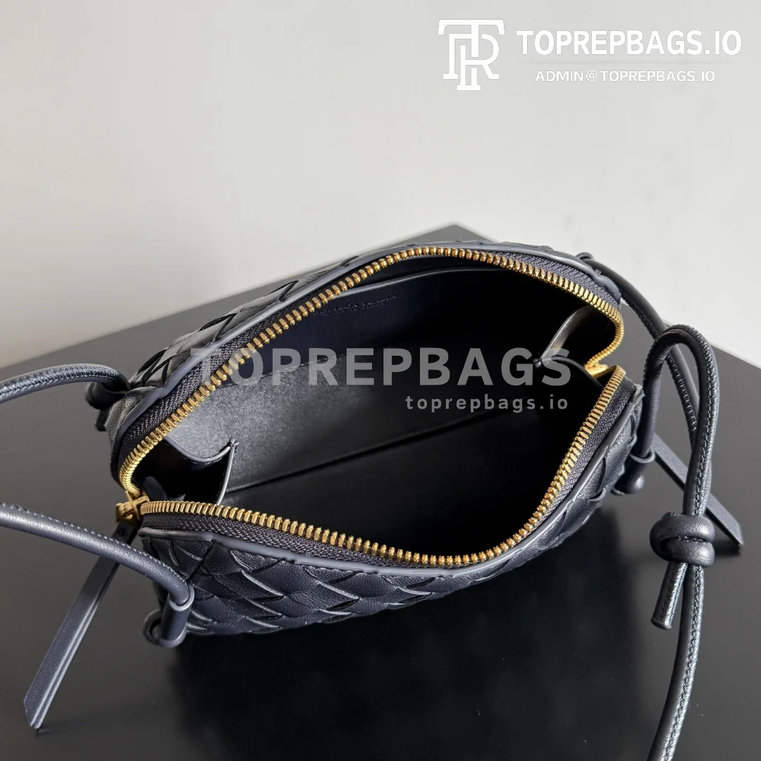 cmp_i1765099603005_490_0_6 Bottega Veneta Concert Pouch Mini in Black