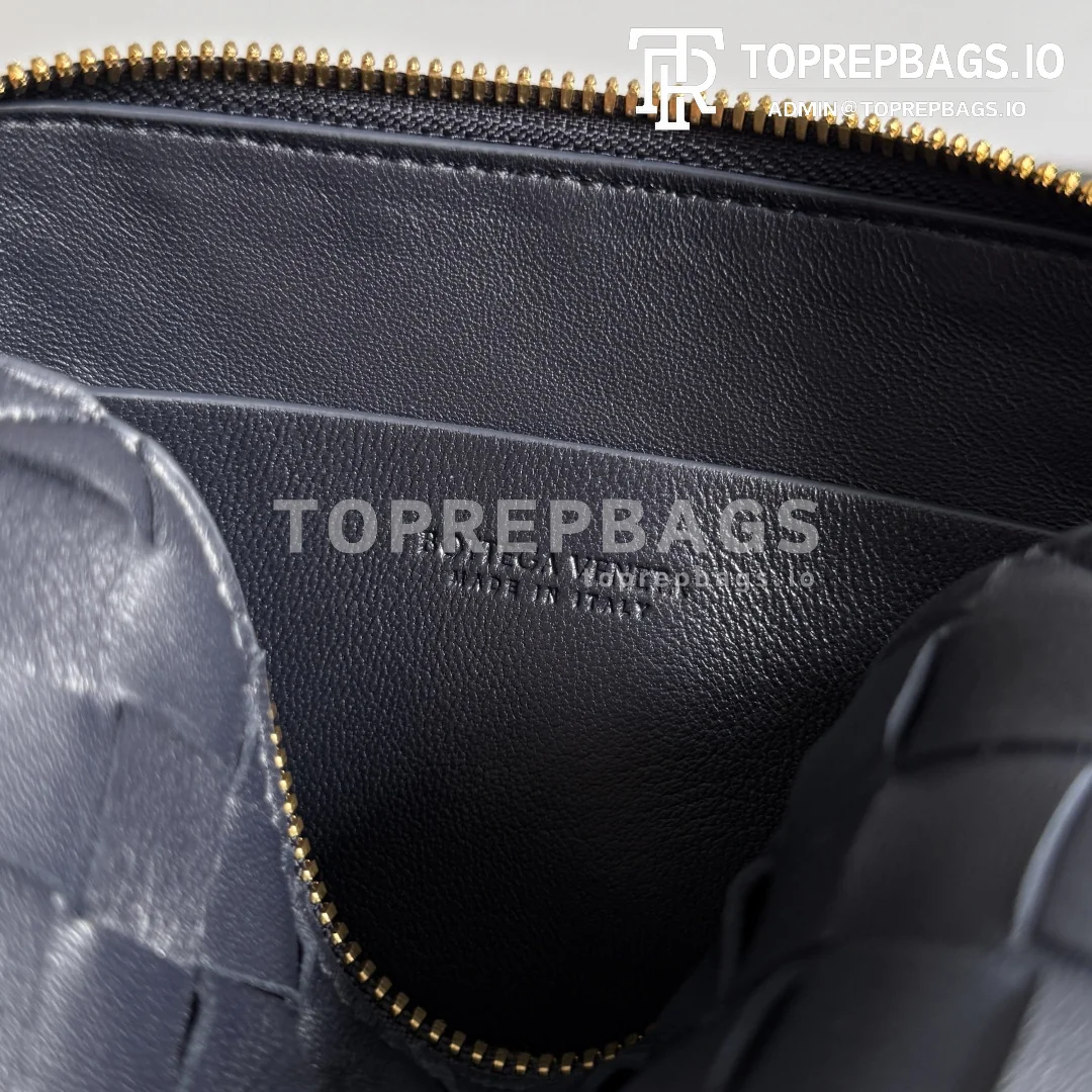 cmp_i1765099603372_2719_0_7 Bottega Veneta Concert Pouch Mini in Black