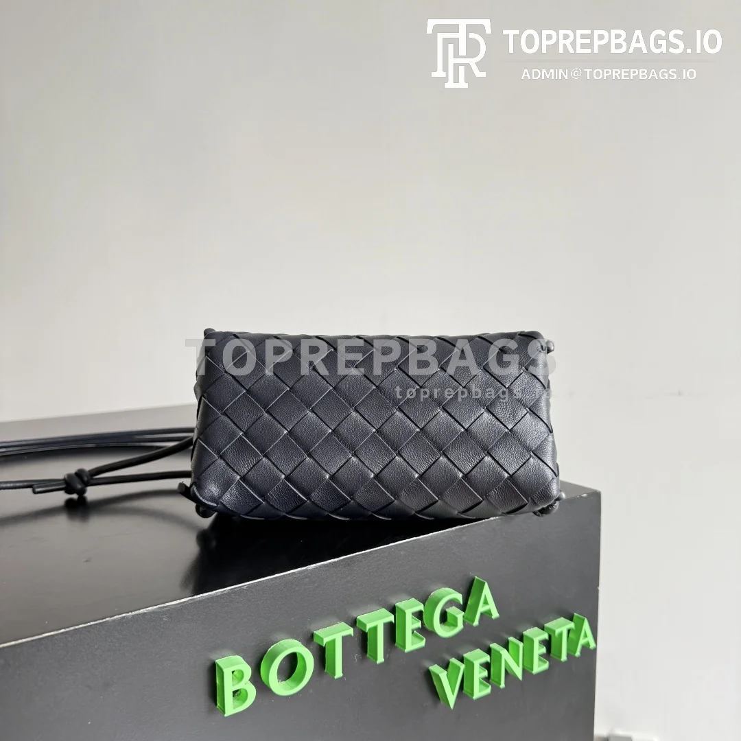 cmp_i1765099606152_1716_0_2 Bottega Veneta Concert Pouch Mini in Black