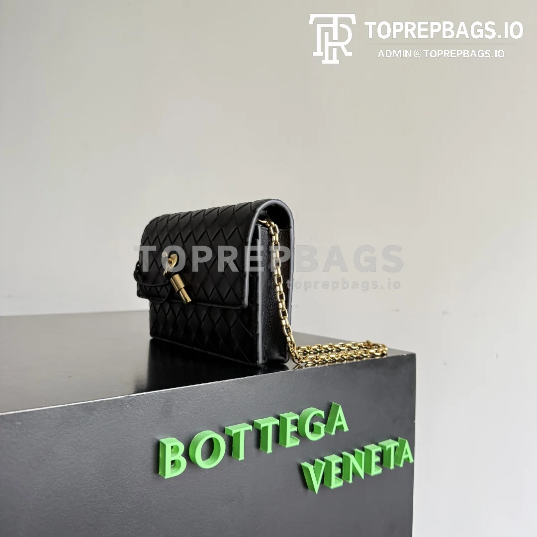 Bottega Veneta Andiamo in Black